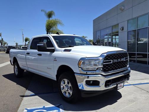 Bright White Clearcoat 2023 RAM 2500 Big Horn Crew Cab 4x4 8' Box