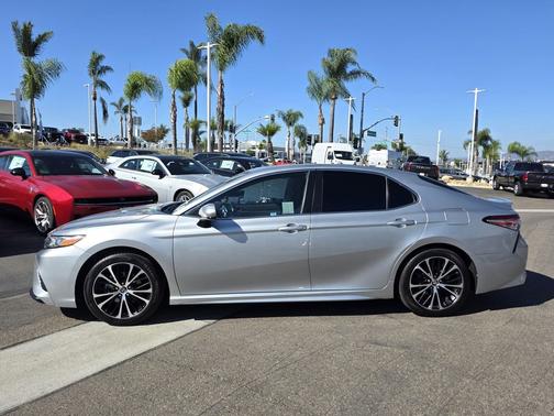2018 Toyota Camry SE