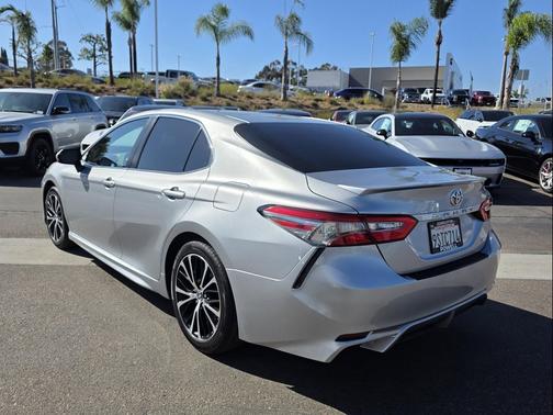 2018 Toyota Camry SE