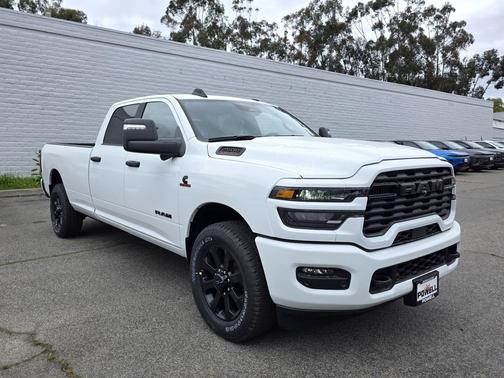2025 RAM 2500 Big Horn Crew Cab 4x2 8' Box