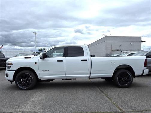 2025 RAM 2500 Big Horn Crew Cab 4x2 8' Box