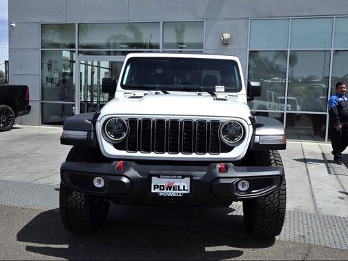 Bright White Clearcoat 2026 Jeep Gladiator Rubicon