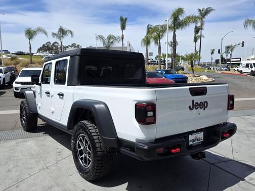 Bright White Clearcoat 2026 Jeep Gladiator Rubicon
