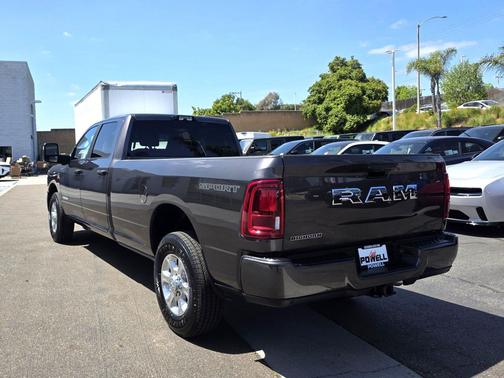 2025 RAM 2500 Big Horn Crew Cab 4x2 8' Box