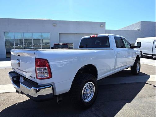 Bright White Clearcoat 2021 RAM 2500 Big Horn Crew Cab 4x4 8' Box
