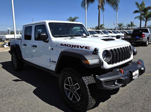 Bright White Clearcoat 2026 Jeep Gladiator Mojave 4x4