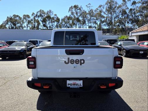 Bright White Clearcoat 2026 Jeep Gladiator Mojave 4x4