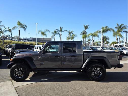 Granite Crystal Metallic Clearcoat 2026 Jeep Gladiator Mojave 4x4