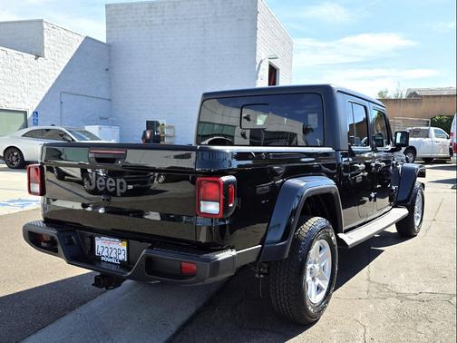 2023 Jeep Gladiator Sport S