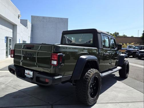 2021 Jeep Gladiator Sport