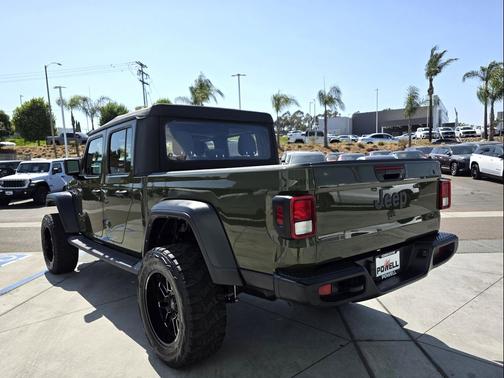 2021 Jeep Gladiator Sport