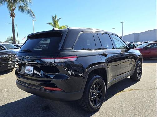 2025 Jeep Grand Cherokee Altitude