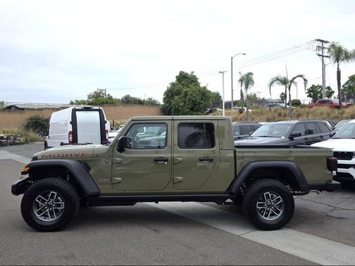 41 2026 Jeep Gladiator Mojave 4x4