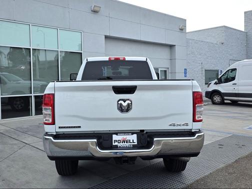 2024 RAM 3500 Big Horn Crew Cab 4x4 8' Box