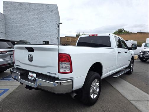 2024 RAM 3500 Big Horn Crew Cab 4x4 8' Box