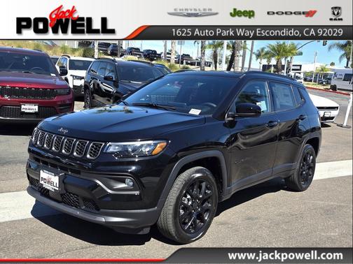 Diamond Black Crystal Pearlcoat 2026 Jeep Compass Latitude