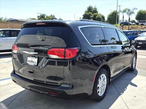 2021 Chrysler Voyager LXI