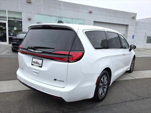 2024 Chrysler Pacifica Hybrid Select