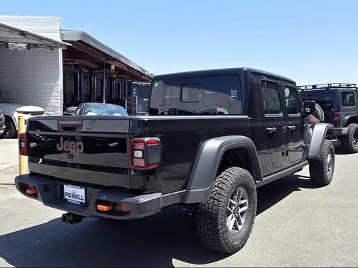Black Clearcoat 2026 Jeep Gladiator Mojave 4x4