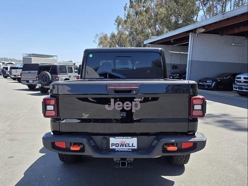 Black Clearcoat 2026 Jeep Gladiator Mojave 4x4