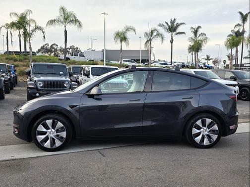 2024 Tesla Model Y Long Range Dual Motor All-Wheel Drive