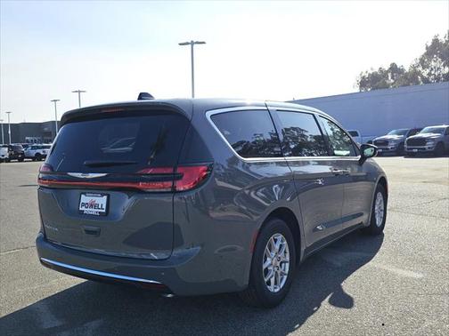 2025 Chrysler Pacifica L