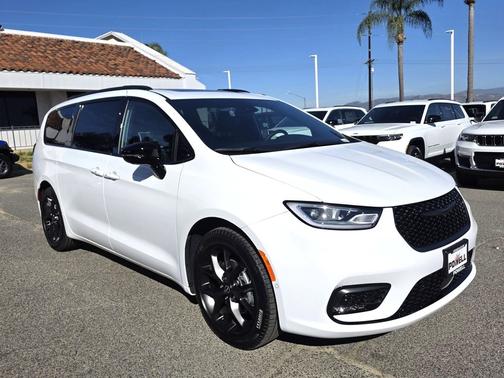 2026 Chrysler Pacifica Limited