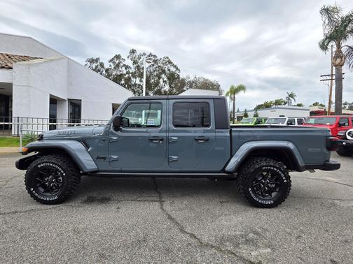 2026 Jeep Gladiator Willys 4x4