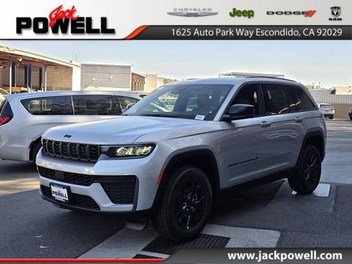 Silver Zynith 2026 Jeep Grand Cherokee Altitude