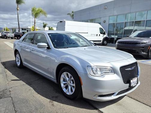 2023 Chrysler 300 Touring