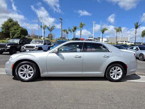 2023 Chrysler 300 Touring