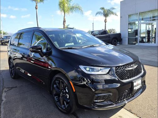 2026 Chrysler Pacifica L