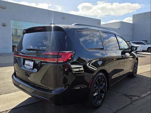 2026 Chrysler Pacifica L