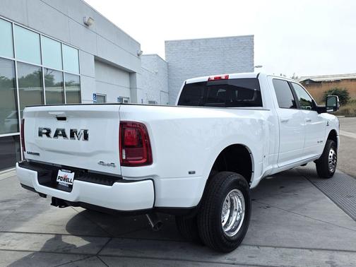 2026 RAM 3500 Laramie Crew Cab 4x4 8' Box