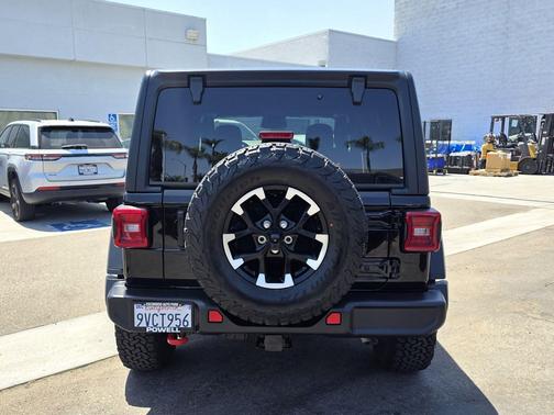 Black Clearcoat 2026 Jeep Wrangler Rubicon