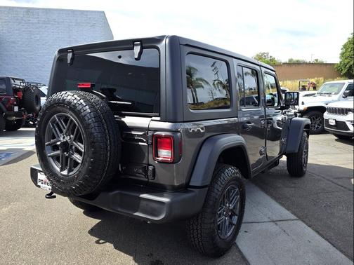 Granite Crystal Metallic Clearcoat 2026 Jeep Wrangler Sport S