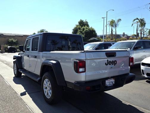 2023 Jeep Gladiator Sport S