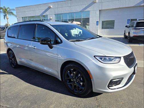 2026 Chrysler Pacifica L