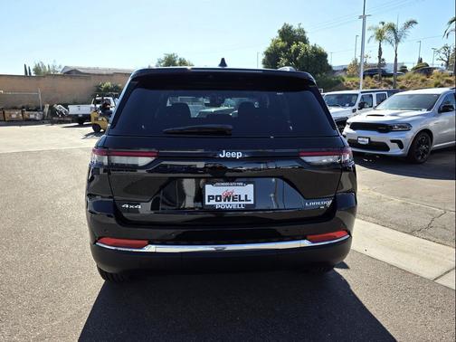2025 Jeep Grand Cherokee Laredo