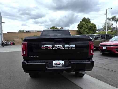 2025 RAM 2500 Big Horn Crew Cab 4x2 8' Box