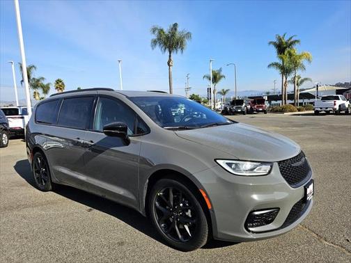 2025 Chrysler Pacifica Limited