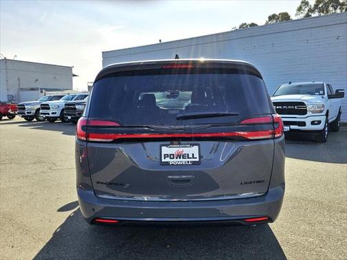 2025 Chrysler Pacifica Limited