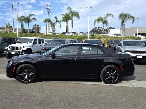 2021 Chrysler 300 Touring