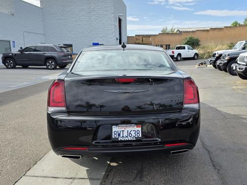 2021 Chrysler 300 Touring