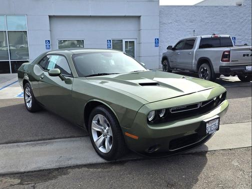 2022 Dodge Challenger SXT