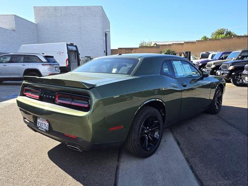 2022 Dodge Challenger SXT