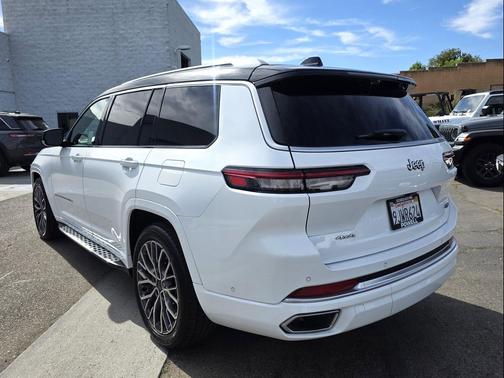 2023 Jeep Grand Cherokee L Summit Reserve
