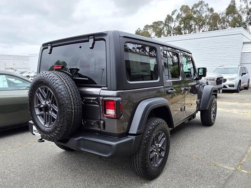 Granite Crystal Metallic Clearcoat 2026 Jeep Wrangler Sport S