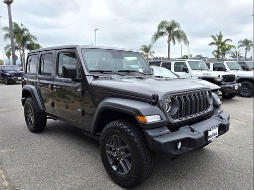 Granite Crystal Metallic Clearcoat 2026 Jeep Wrangler Sport S