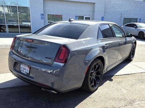 2019 Chrysler 300 S